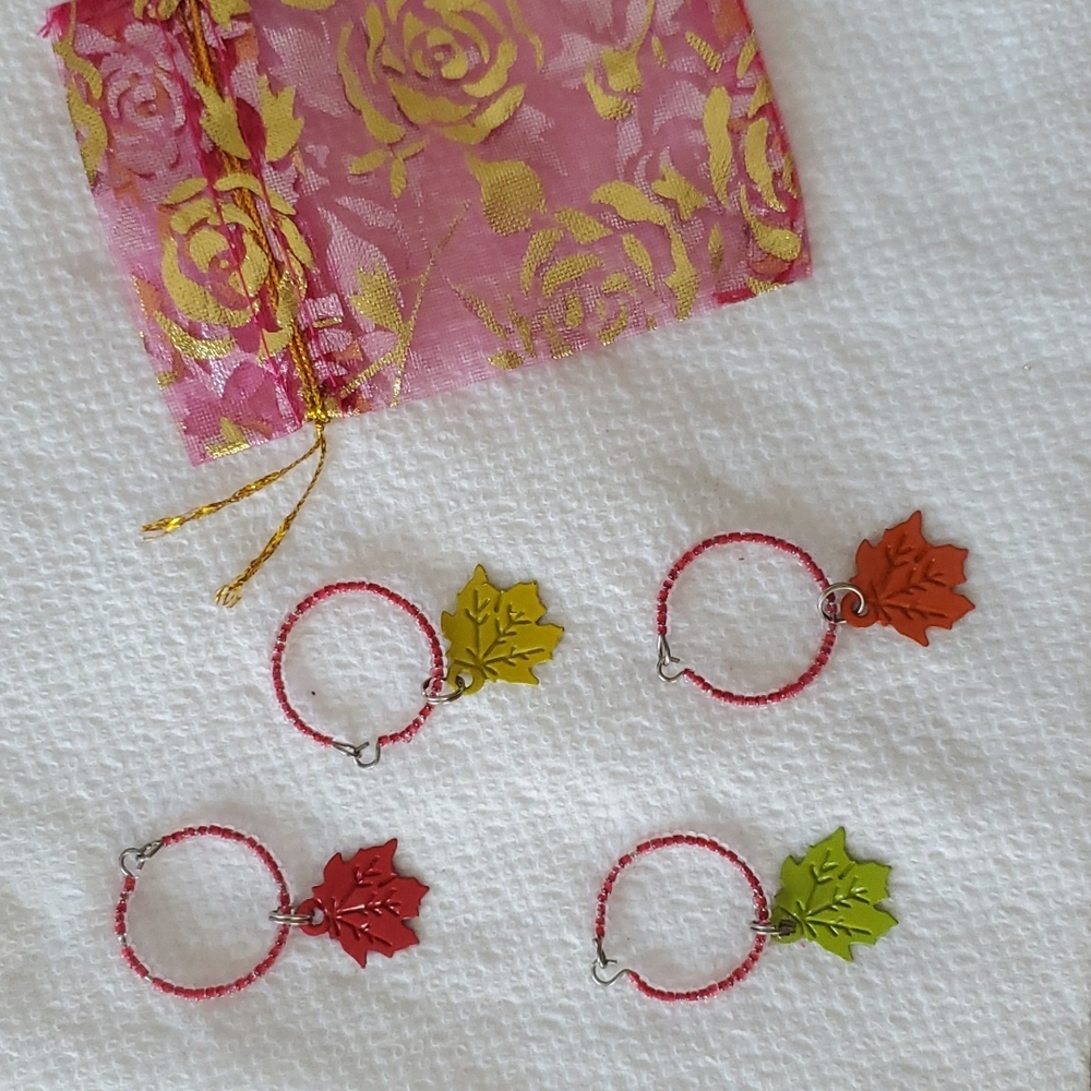 NWOT, Wine Charms, Set of 4, Leaves, Beaded